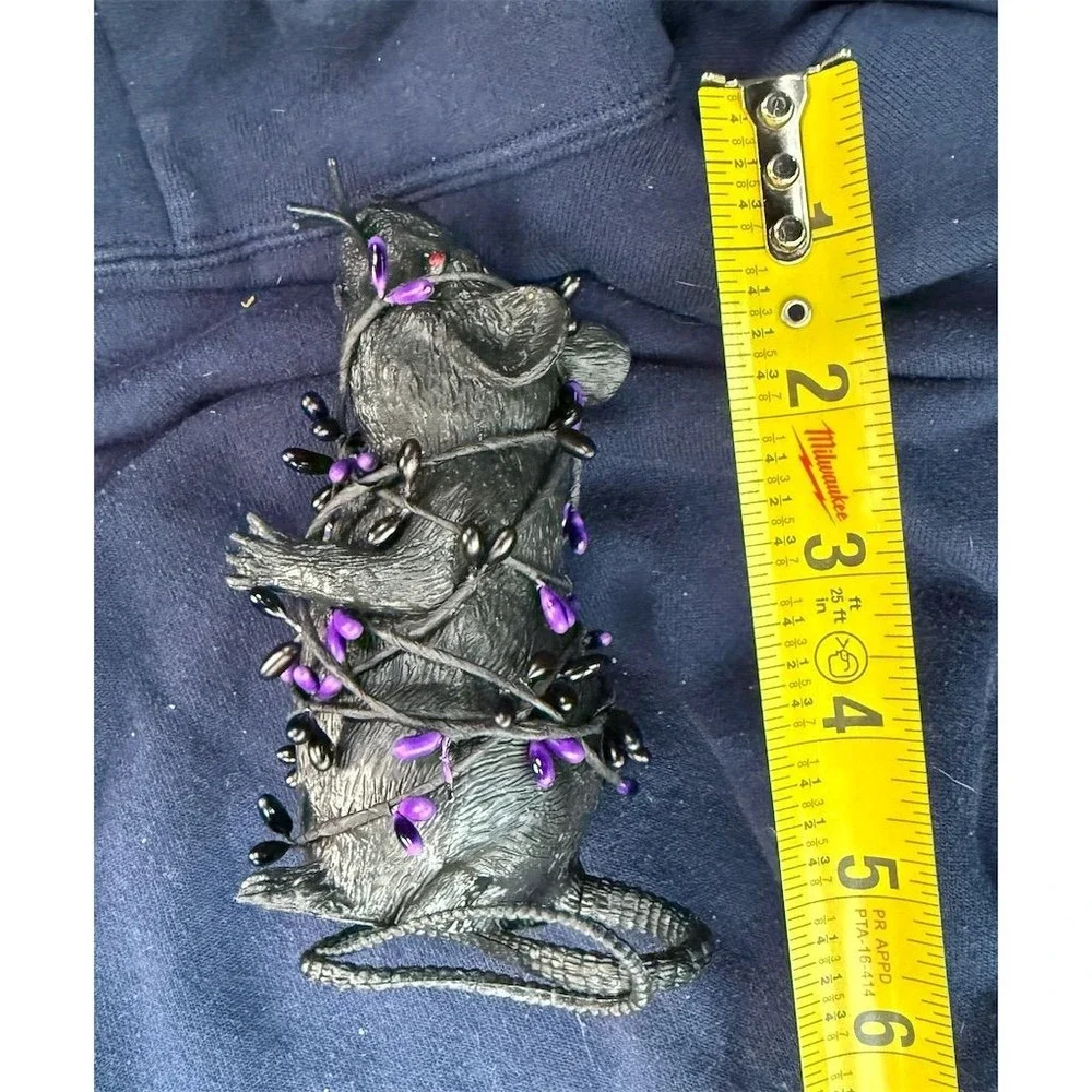 GagGifts Halloween Rat Figurine Wrapped in‎ Purple & Black Garland 6